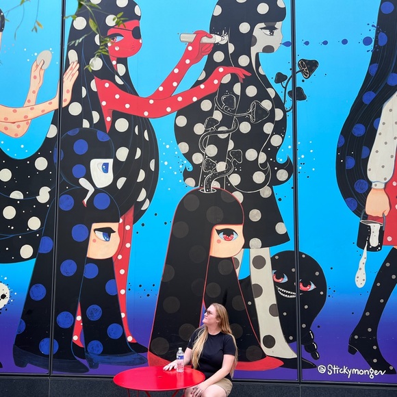 Meet your Posher, Julie - Picture 2 of 5